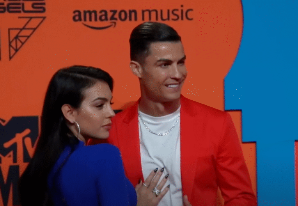 ronaldo,ronaldo and georgina,ronaldo and georgina engage,ronaldo engage,cr7 and georgina love story