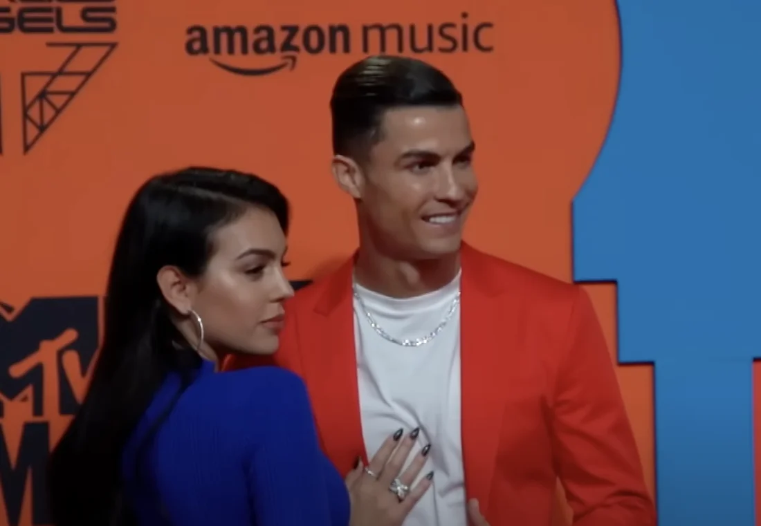 ronaldo,ronaldo and georgina,ronaldo and georgina engage,ronaldo engage,cr7 and georgina love story